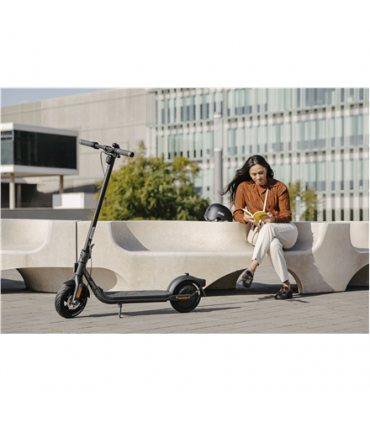 Ninebot by Segway Kickscooter F2 E, Black