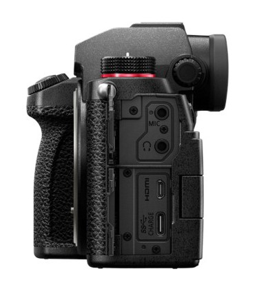 Panasonic Lumix DC-S5 + 20-60mm f/3.5-5.6