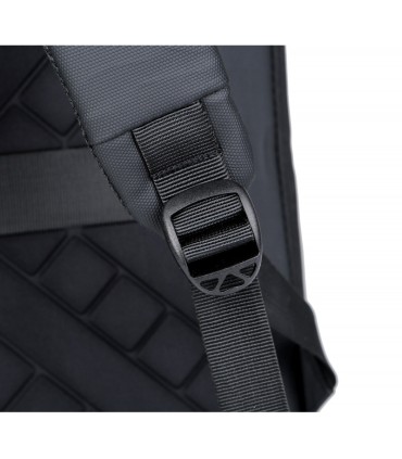 Sponge Thinbag 15,6'' seljakott, must