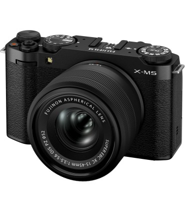 Fujifilm X-M5 + 15-45mm, must