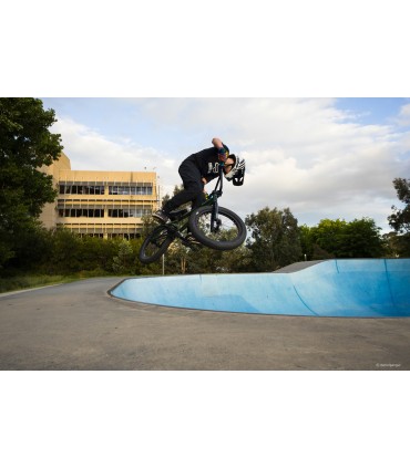 Samyang AF 12mm f/2.0 RF-S objektiiv Canonile