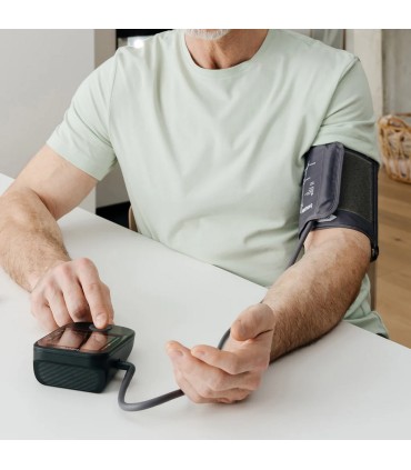 Beurer BM48 vererõhumõõtja õlavarrelt, 22-42 cm, Bluetooth must