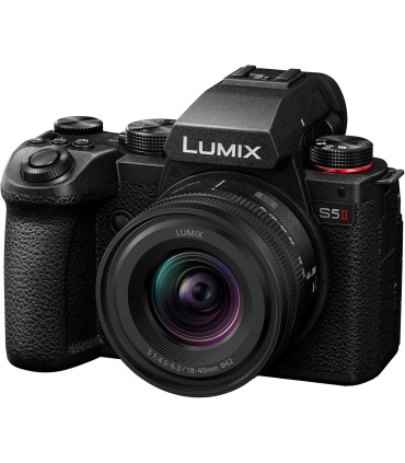 Panasonic Lumix DC-S5 II + 18-40mm