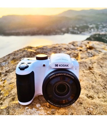 Kodak PixPro AZ255, valge