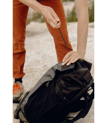 Peak Design seljakott Outdoor Backpack 25L, must