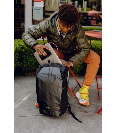 Peak Design seljakott Outdoor Backpack 25L, must