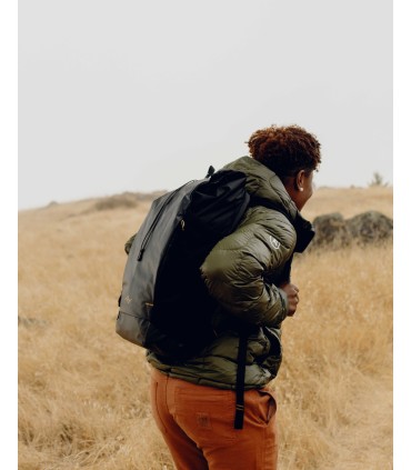 Peak Design seljakott Outdoor Backpack 25L, must