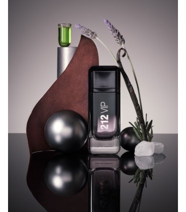 Carolina Herrera 212 VIP Black EDP (50mL)