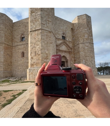 Kodak PixPro AZ425, punane