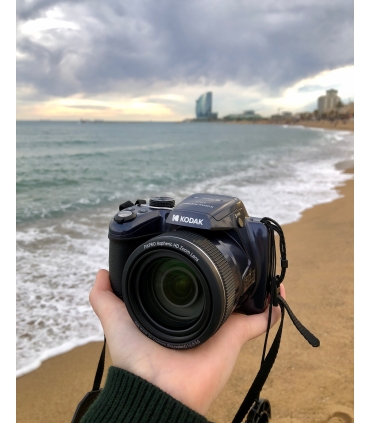 Kodak PixPro AZ528, must