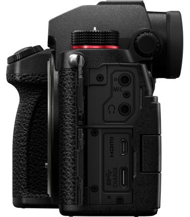 Panasonic Lumix DC-S5D + 18-40mm