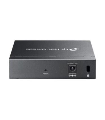 TP-LINK | Omada 5-Port Gigabit Easy Managed Switch with 4-Port PoE+ | ES205GP | Desktop/Wall mountable
