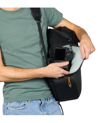 Lowepro seljakott Fastpack BP 150 AW IV, must