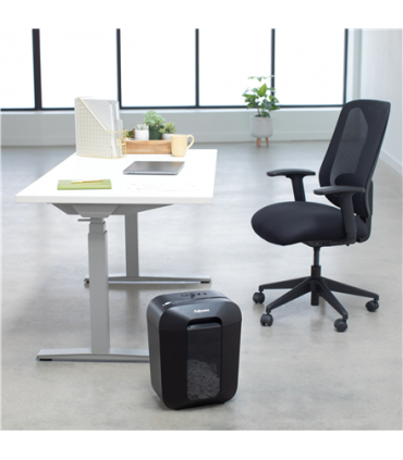 Fellowes Cross-Cut  LX45  Paper shredding, Credit cards shredding, Traditional