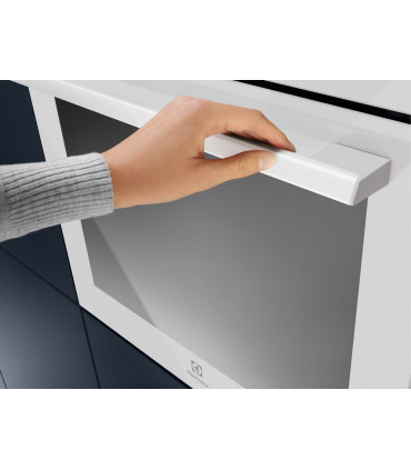 Electrolux EOE8P39WV
